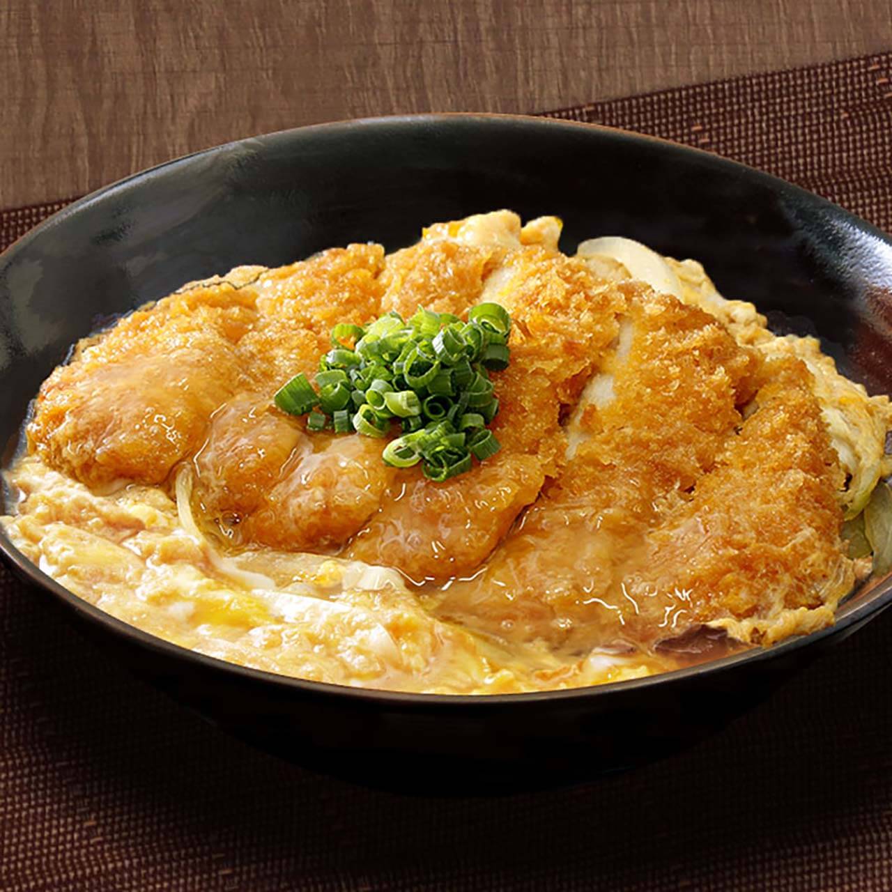 国産やわらかチキンカツとじ丼